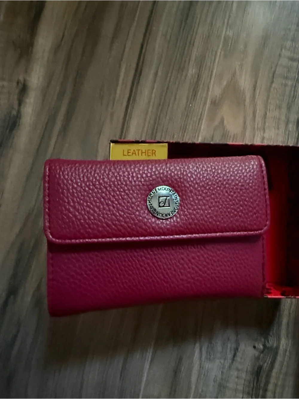 NWT Stone Mountain Red and Black Decorative Leather Wallet with Box